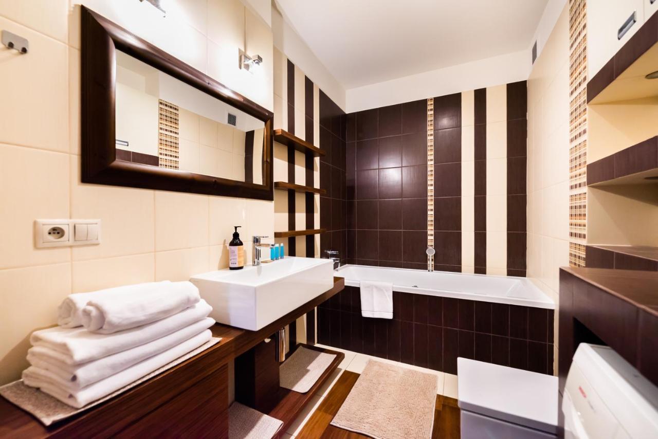 Bemowo Green Wood Apartment Варшава Экстерьер фото